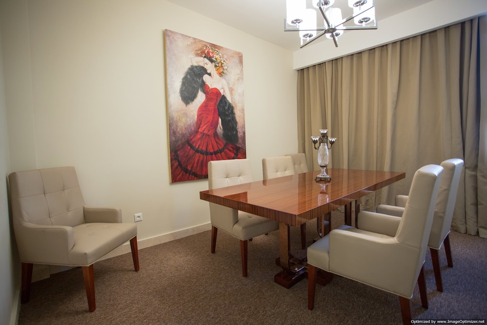 The Rooms Boutique Hotel 63/71