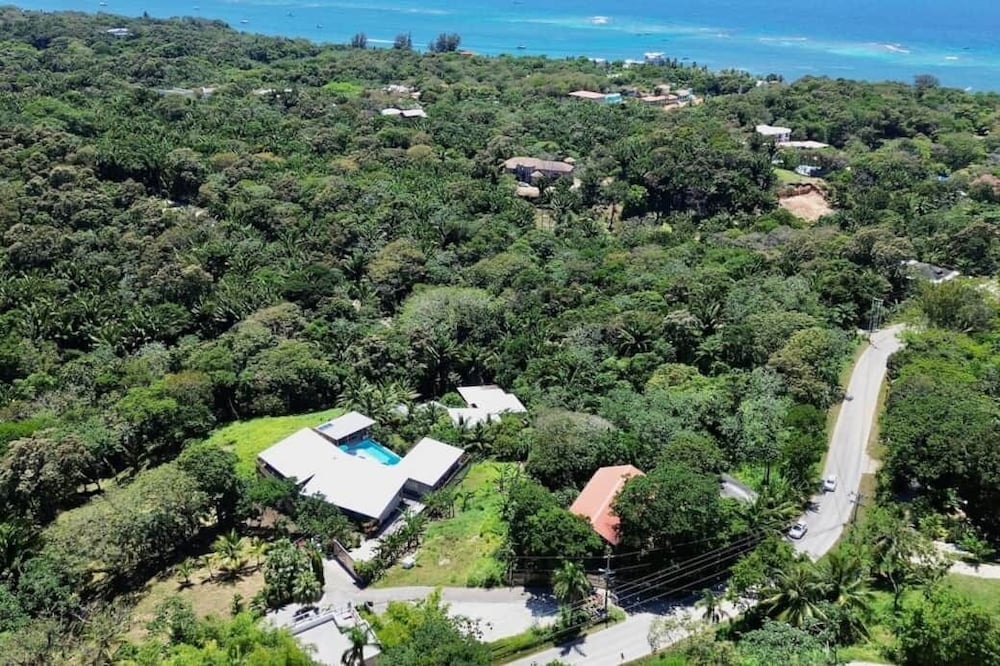 Richardson Serenity Villa 44/50