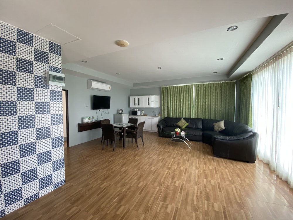 77 Patong Hotel & Spa 30/50