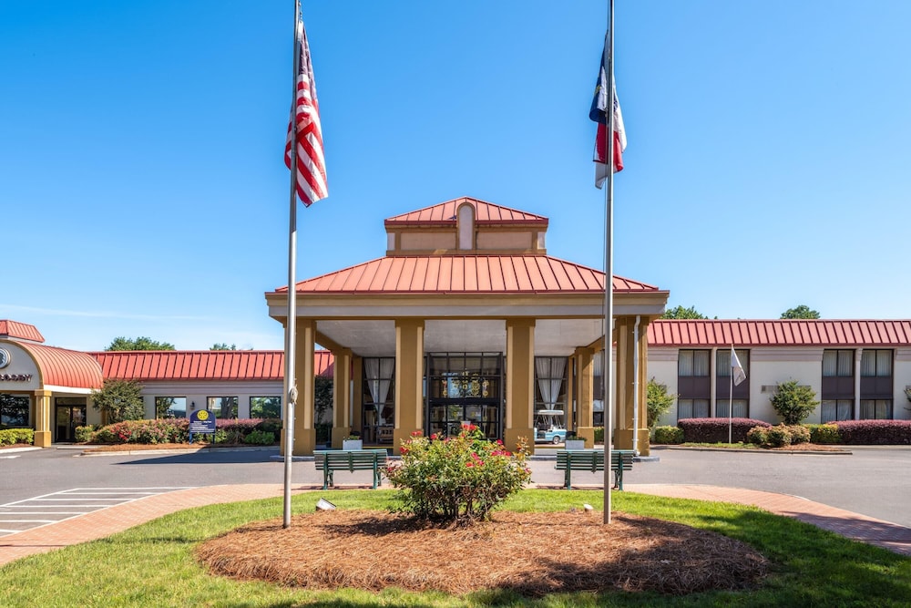 Village Inn Clemmons/Winston Salem, Trademark Collection by Wyndham 6/69