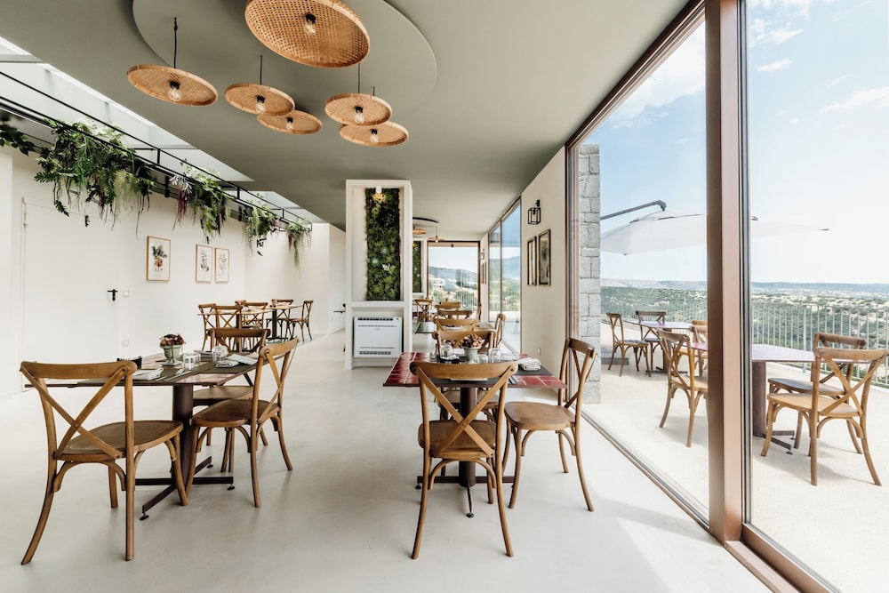 Relais Chiaramonte 52/68