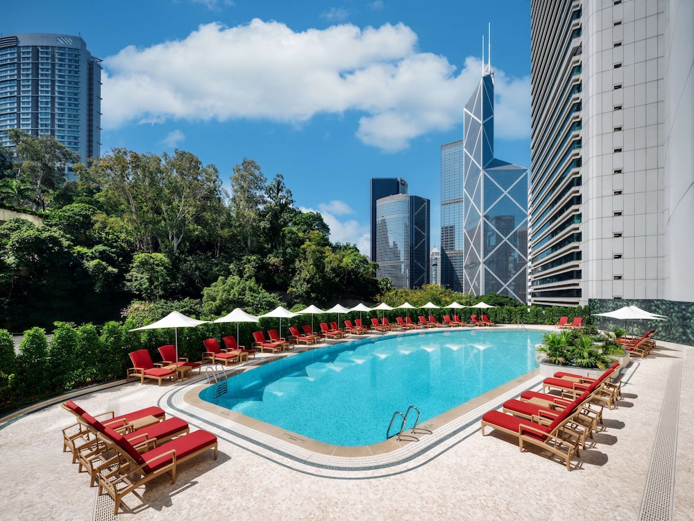 Island Shangri La Hong Kong 64/67