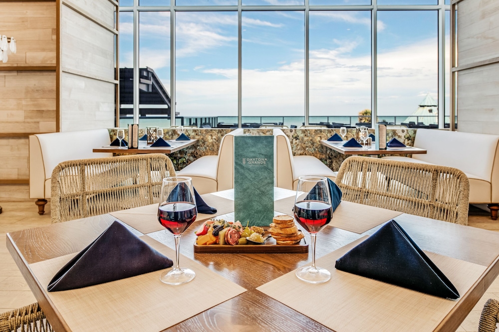 Daytona Grande Oceanfront Resort 30/50