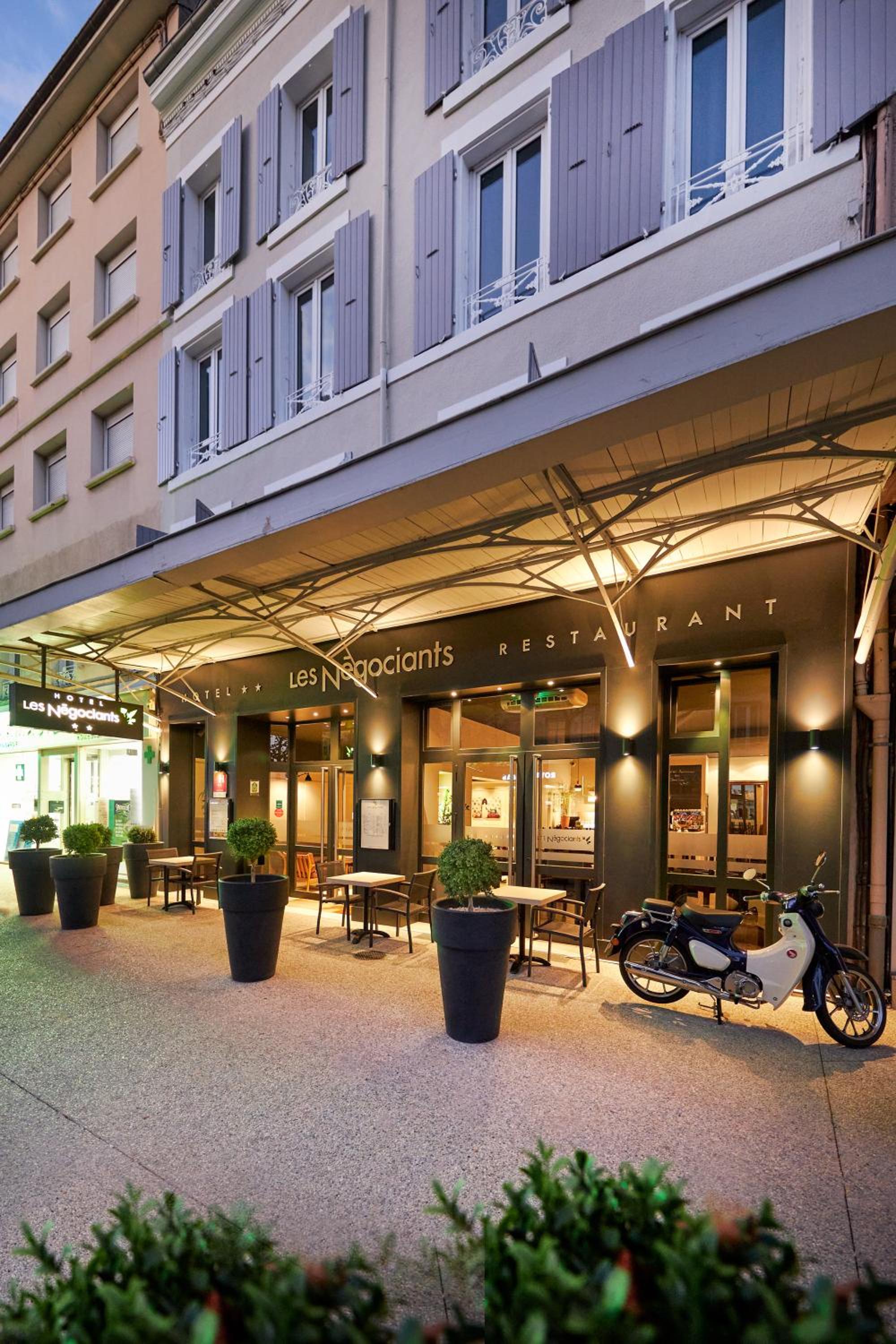 Hotel Les Negociants 4/56