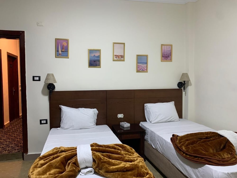 Montana Hotel 17/55