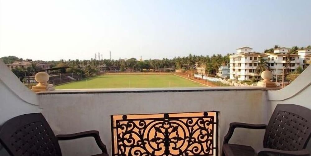 RAHI RESORT DE CROSSROADS 16/17