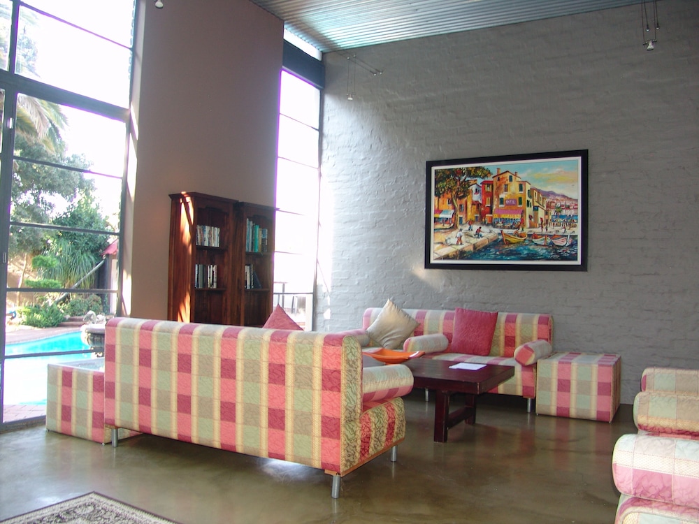 African Moon Corporate House 29/48