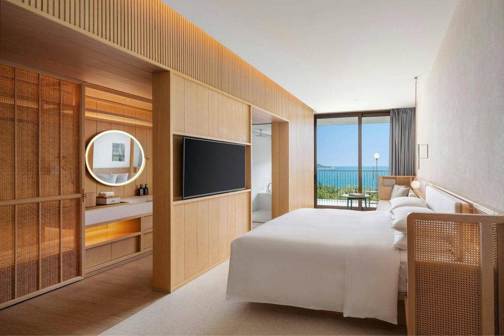 Ocean, Guest Room, Deluxe, King Bed, Ocean View, Balcony