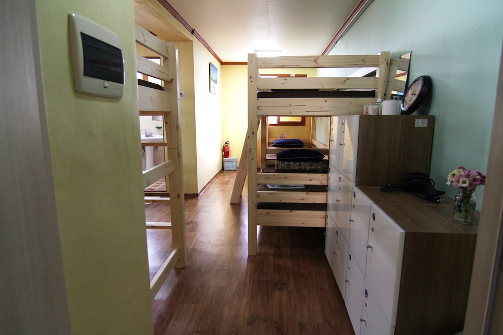 Empathy Guesthouse - Hostel 40/50