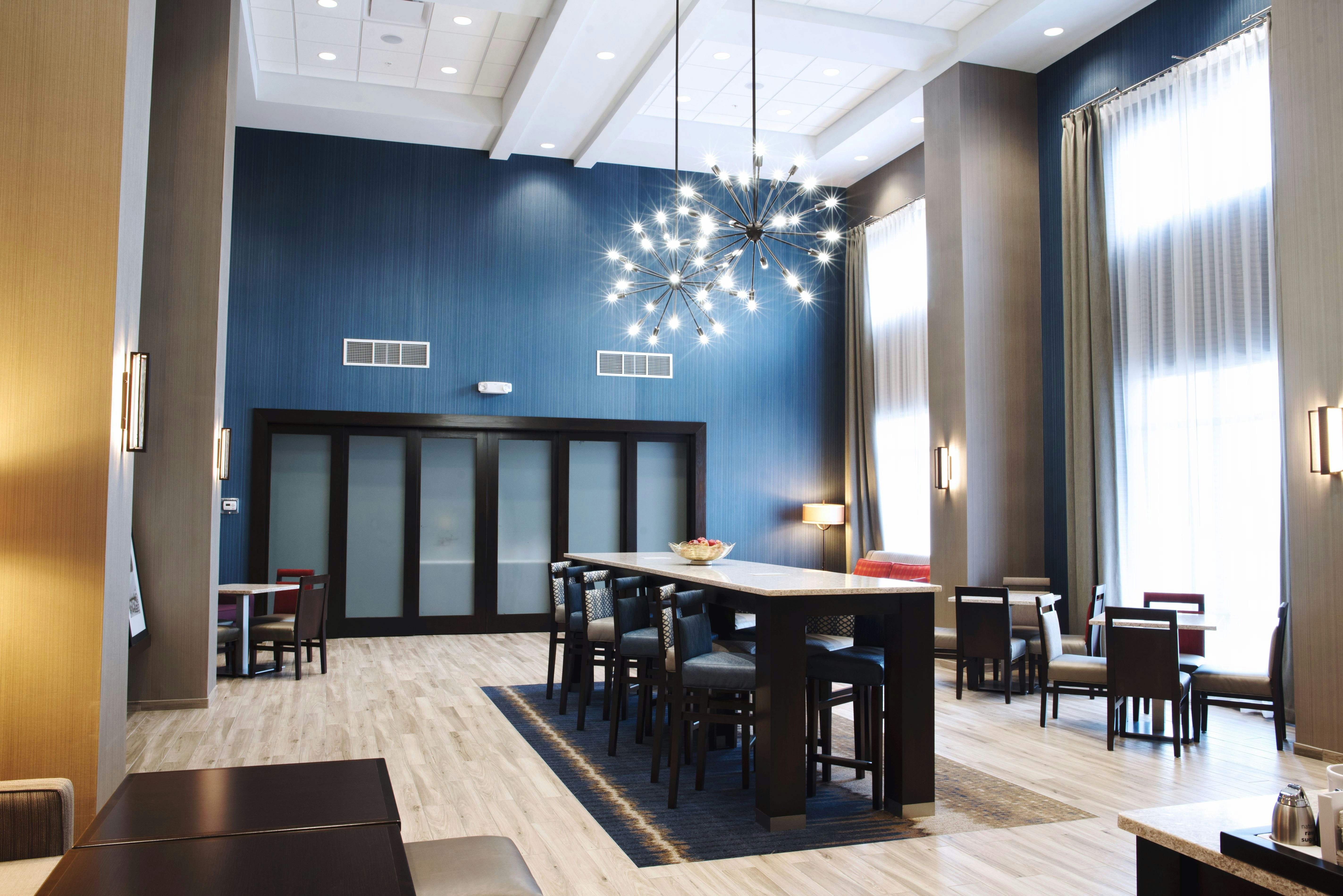 Hampton Inn Des Moines Urbandale 11/44