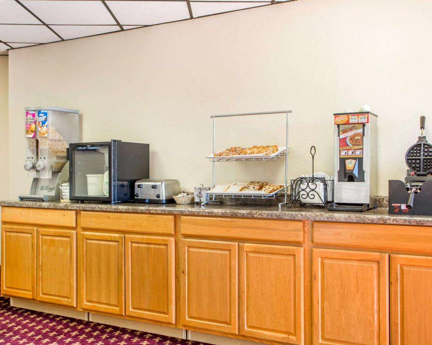 Ramada by Wyndham Stevens Point 7/36