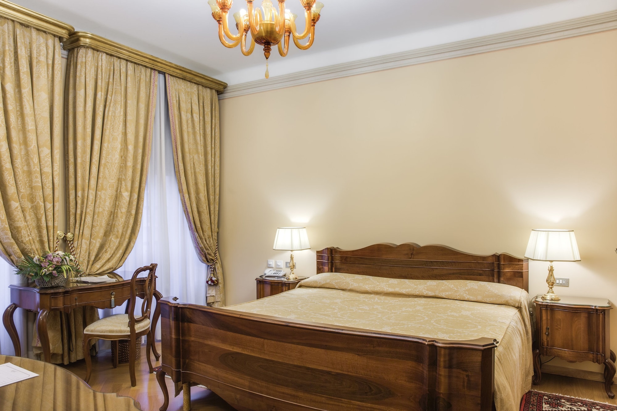 Classic, King Bed