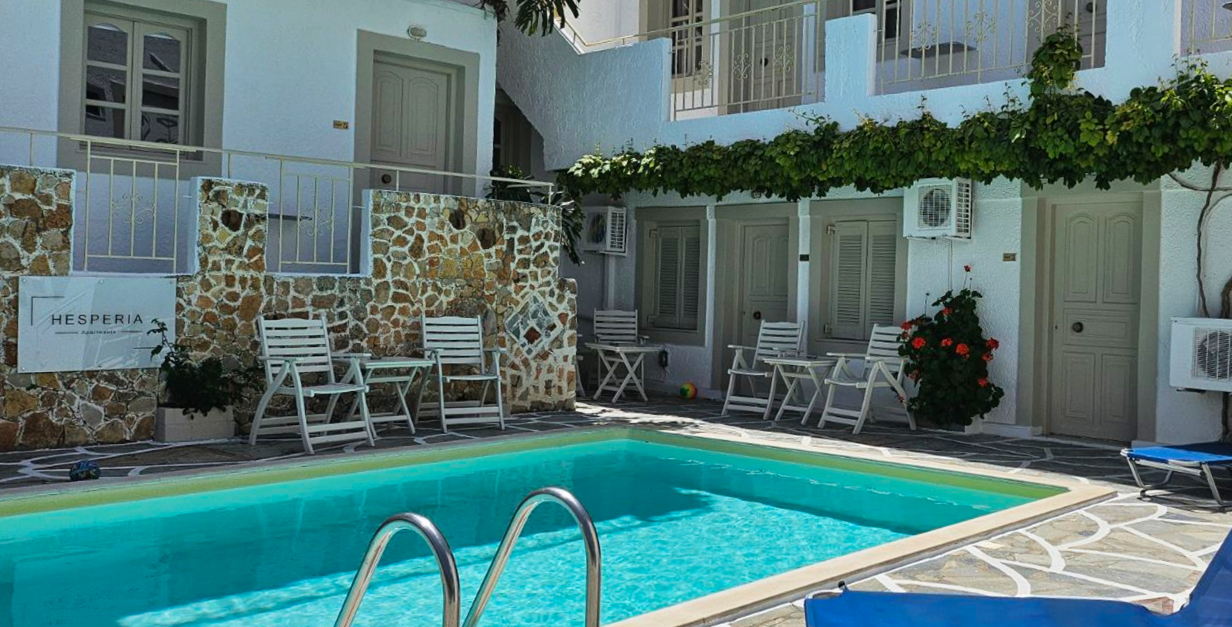 Hesperia Apartments 44/70