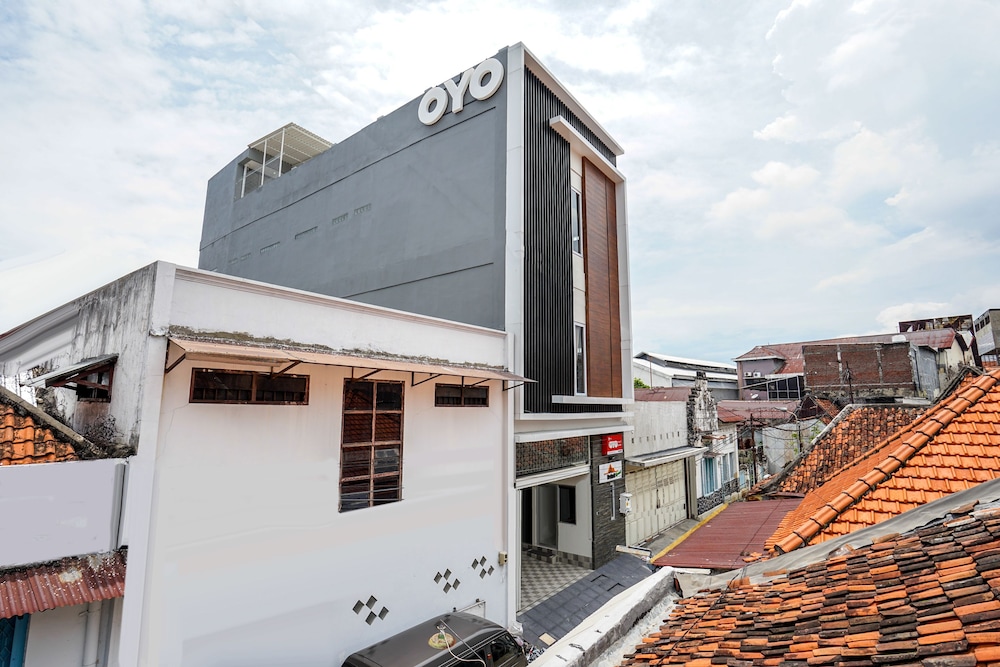 OYO 614 Graha 8 Syariah 3/36