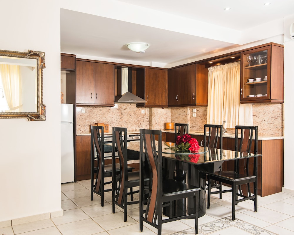 Yiannis Manos Hotel Resort 33/50