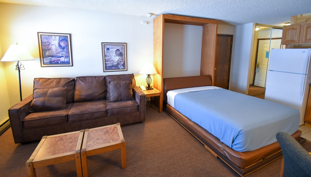 Inn at SilverCreek 24/75