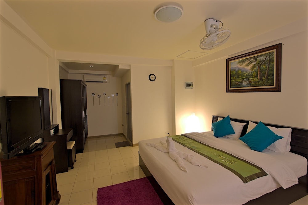 Charn Residence 11/31