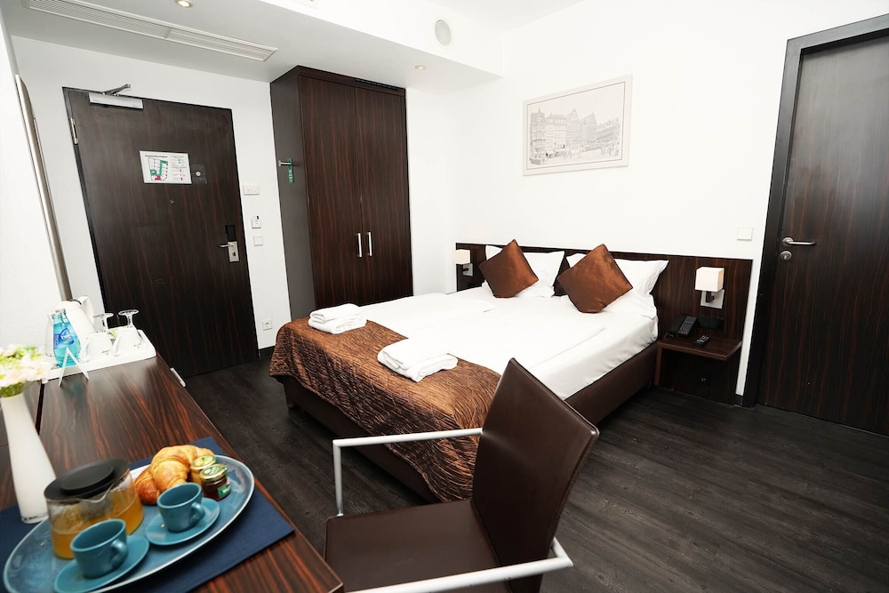 STANDARD, DOUBLE BED