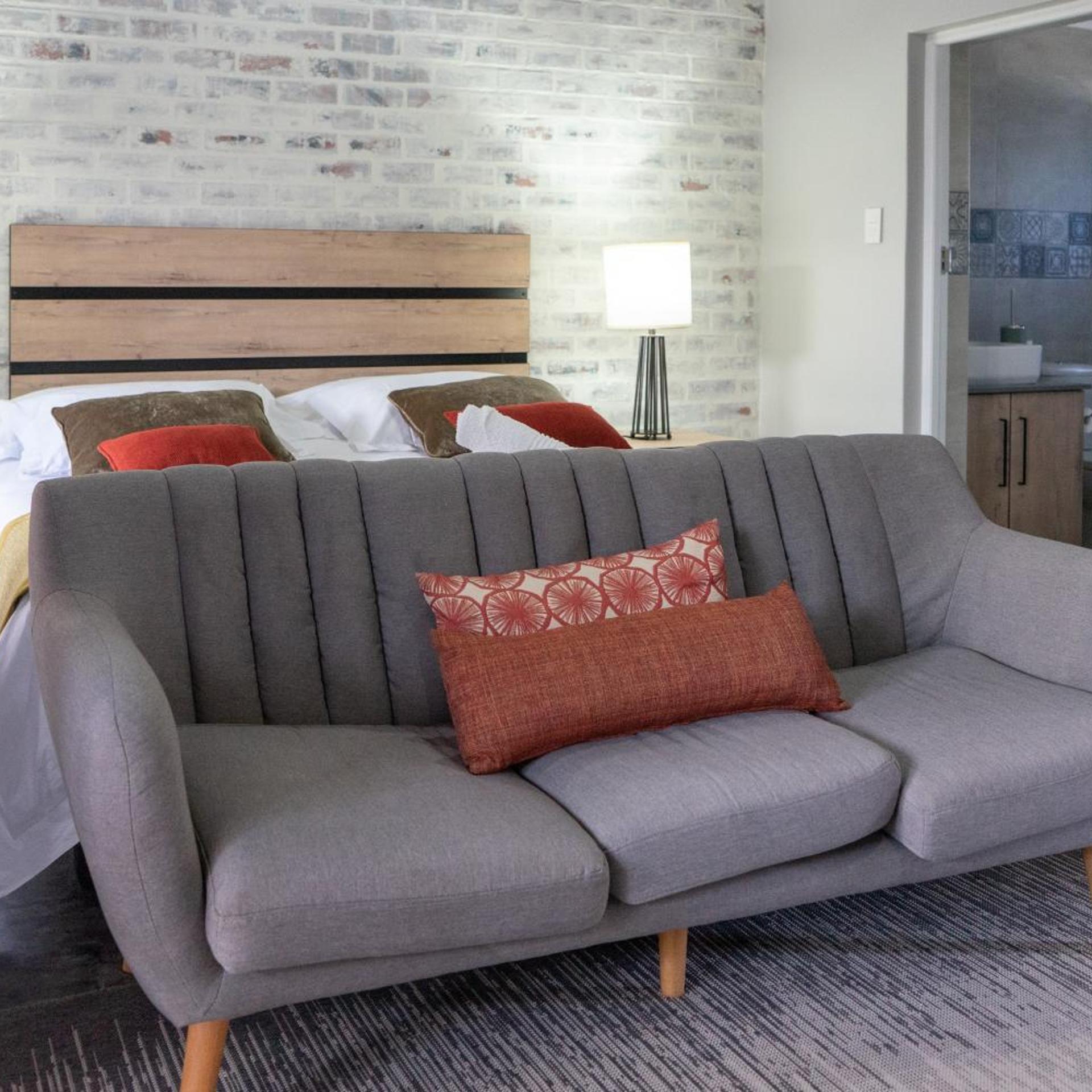 The Featherbed - Oudtshoorn 30/50