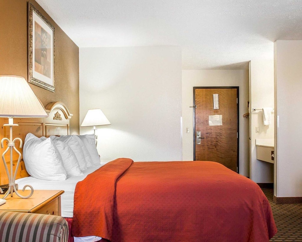 Quality Inn Elyria 11/35