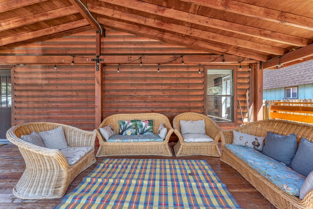 Country Club Chalet 24/43