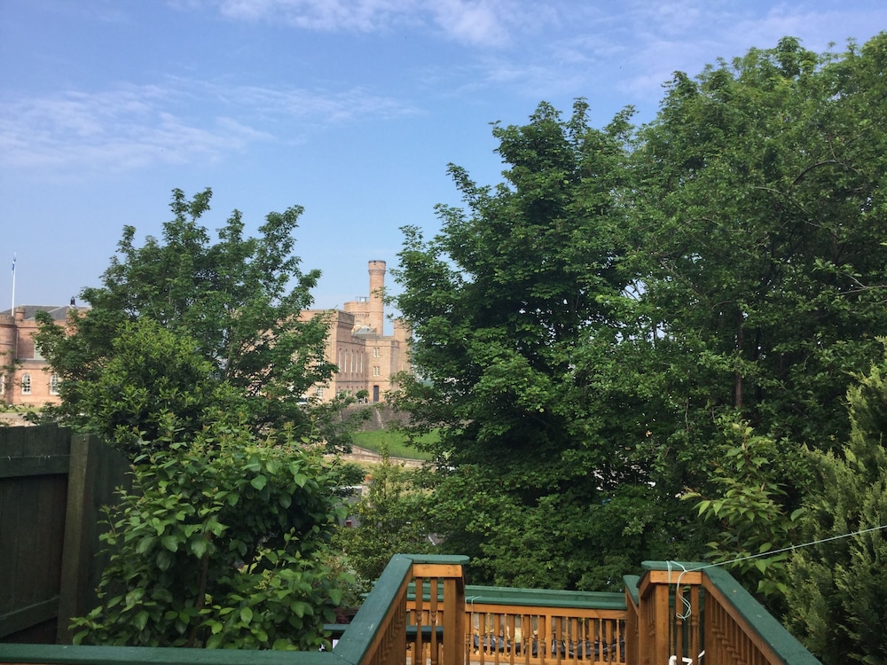 Castle Viewpoint 16/21