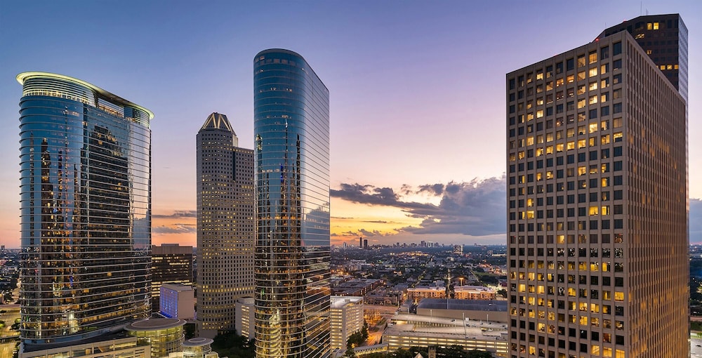 Hyatt Regency Houston 68/71