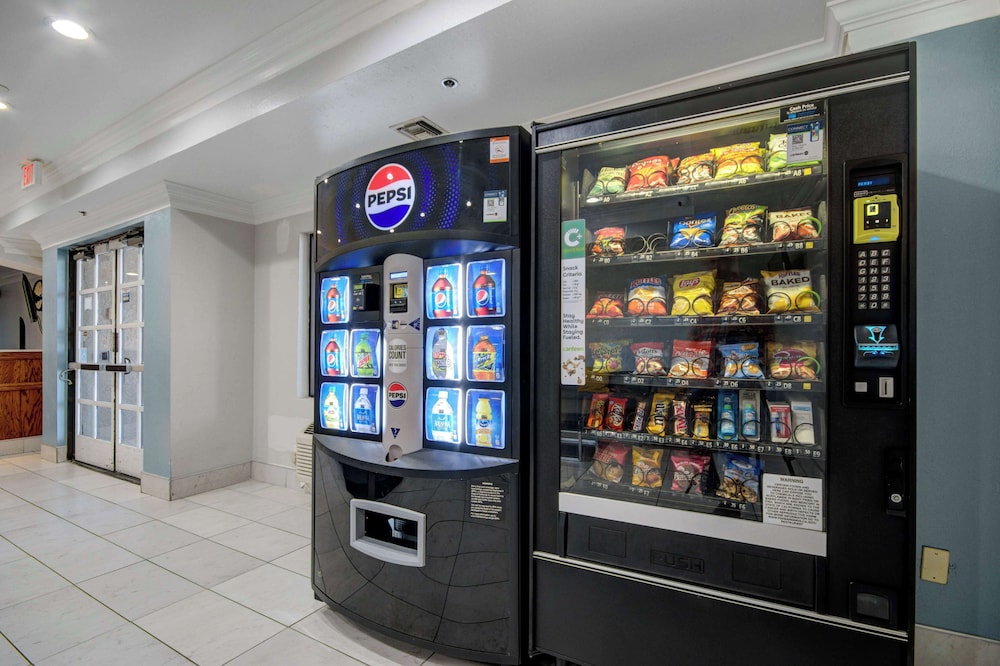 Motel6 Ontario, CA - Convention Center Airport photo3