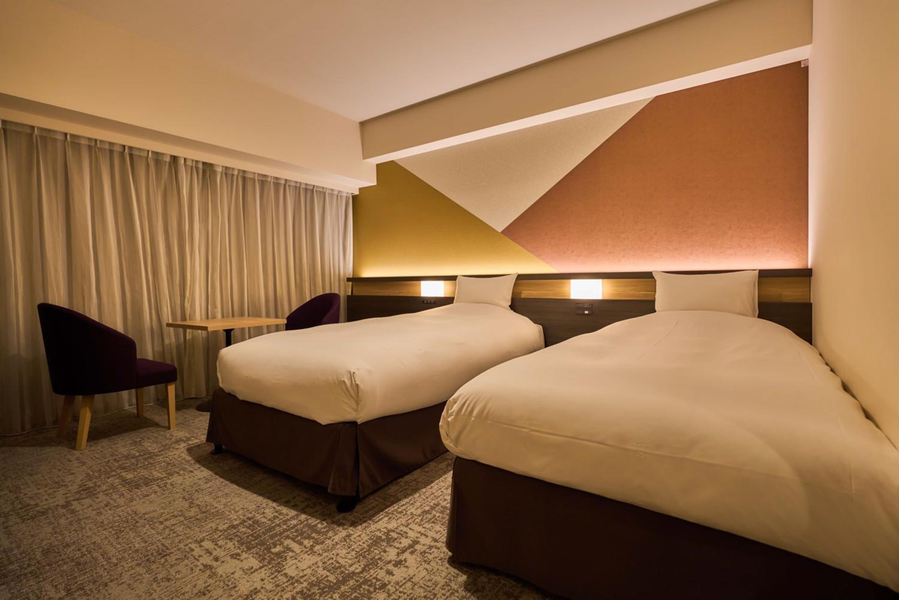 SUPERIOR, TWIN BEDS