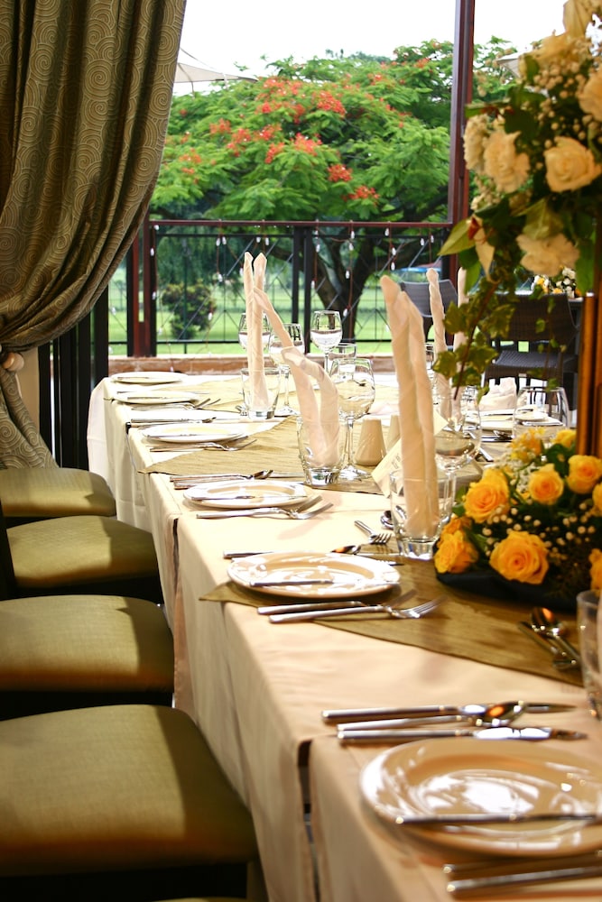 Mount Meru Hotel 62/72