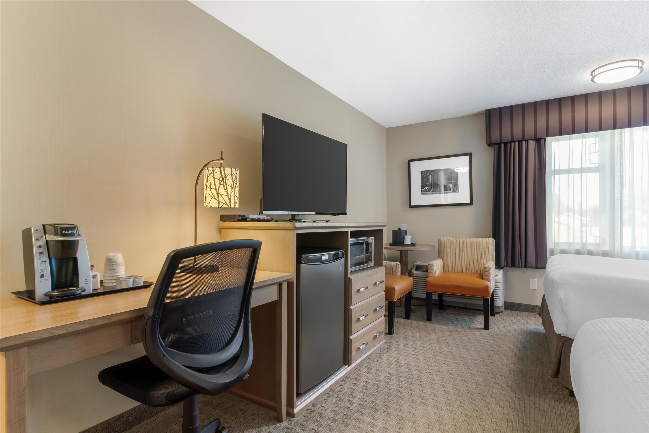 Best Western Plus Country Meadows Inn 22/28