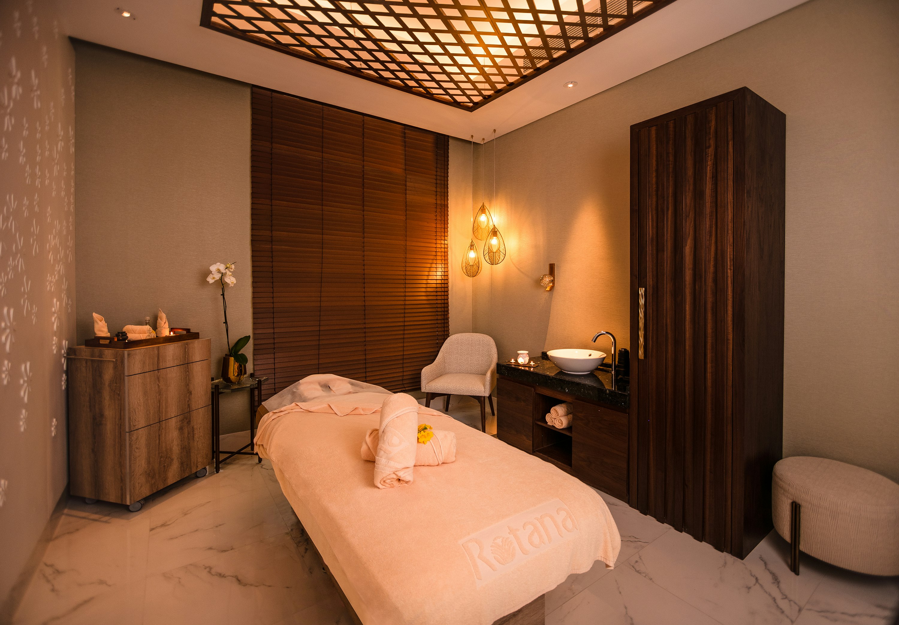 Al Jaddaf Rotana Suite Hotel 15/27