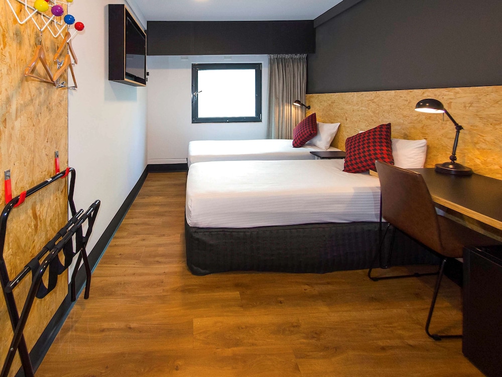Ibis Budget Sydney East 17/68