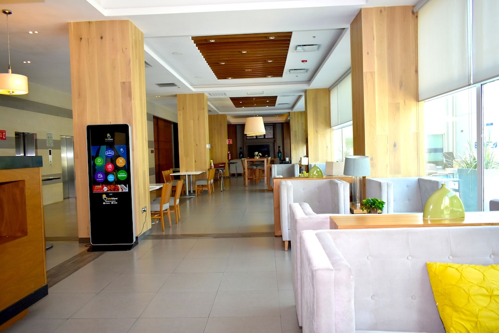 Hampton Inn by Hilton Hermosillo 7/46