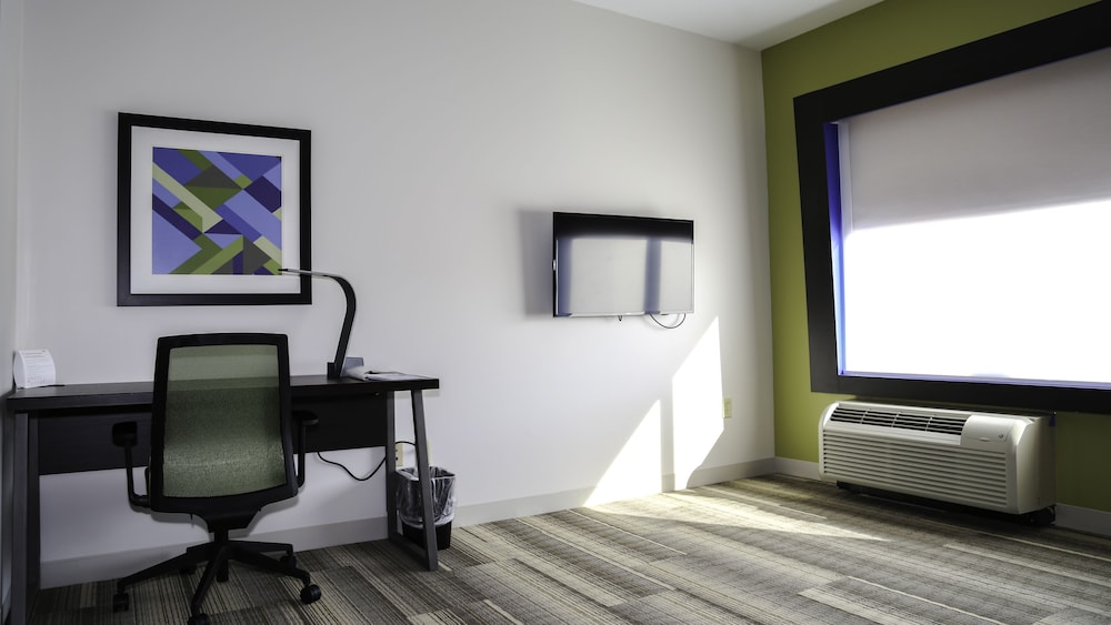 Holiday Inn Express And Suites Kingston Ulster 44/44