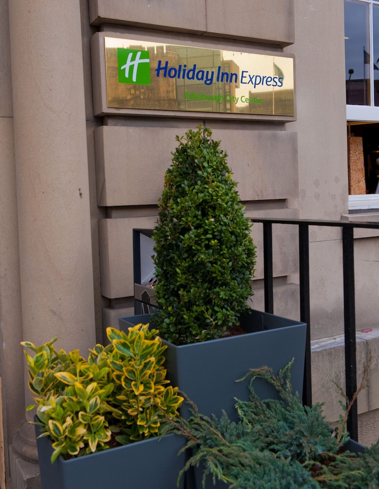 Holiday Inn Express Edinburgh City Centre 22/62