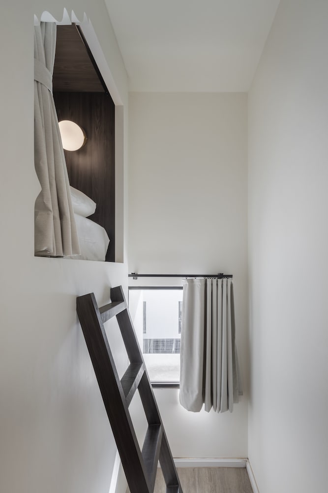 Lilit Bang Lumphu Hotel 52/66