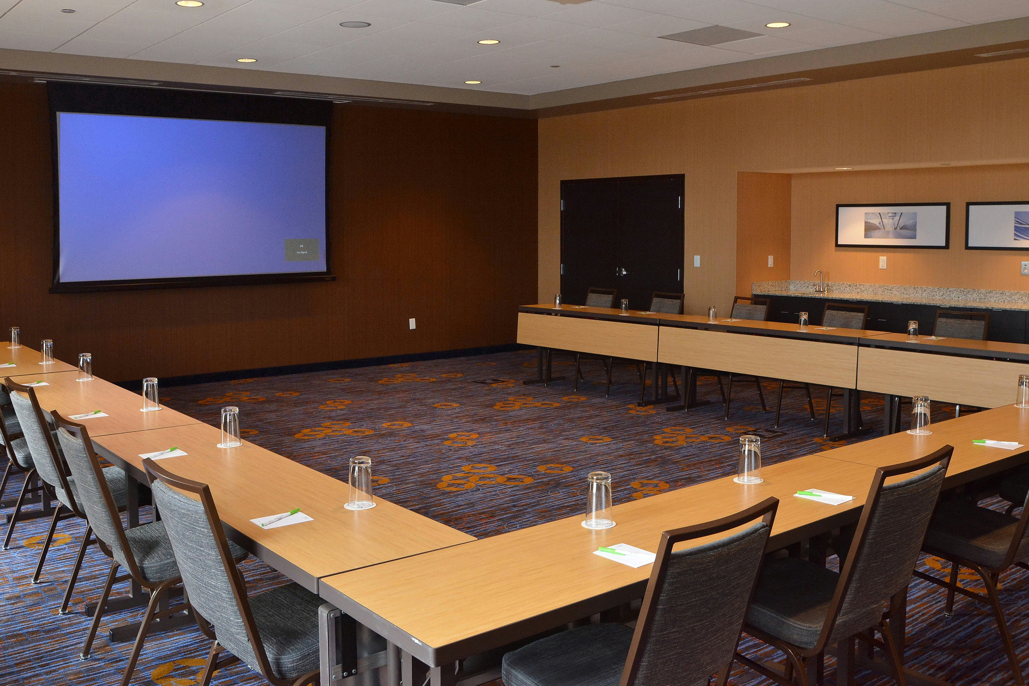 Courtyard By Marriott Youngstown Canfield 11/15