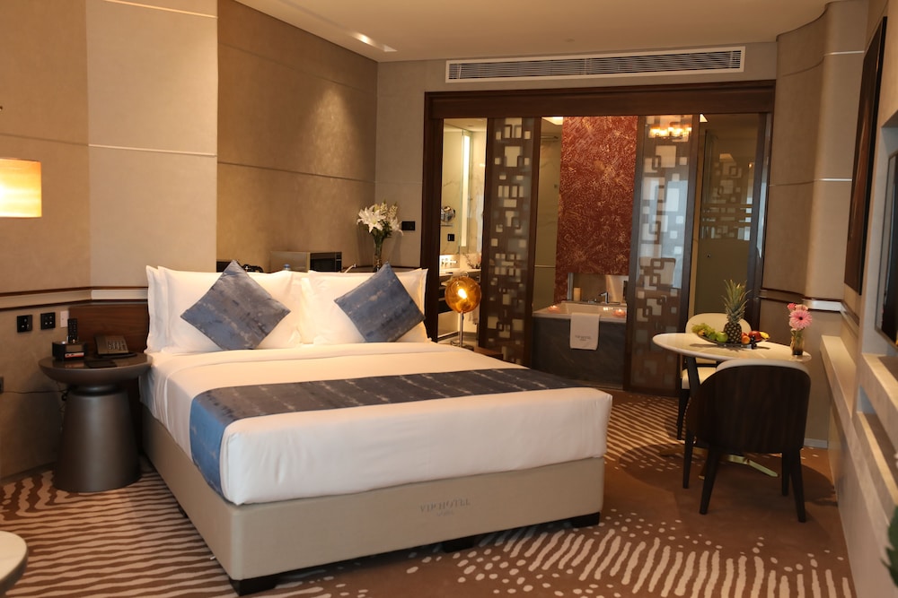 Vip Hotel 25/72