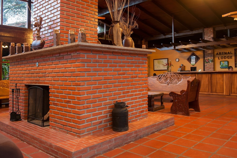 Arenal Lodge 48/73