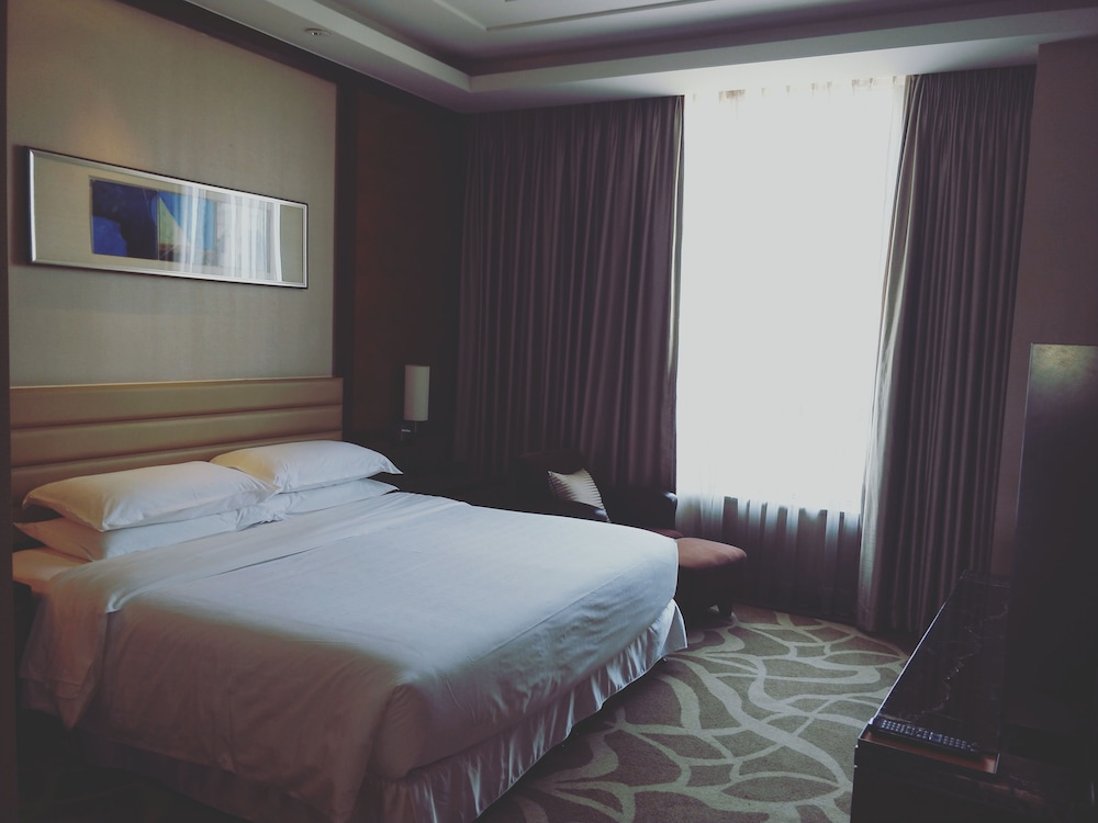 Crowne Plaza Tianjin Binhai Center 25/64