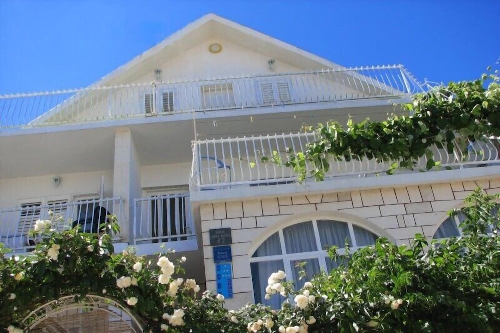 ROOMS SUNCE ISLAND RESIDENCE 1/50
