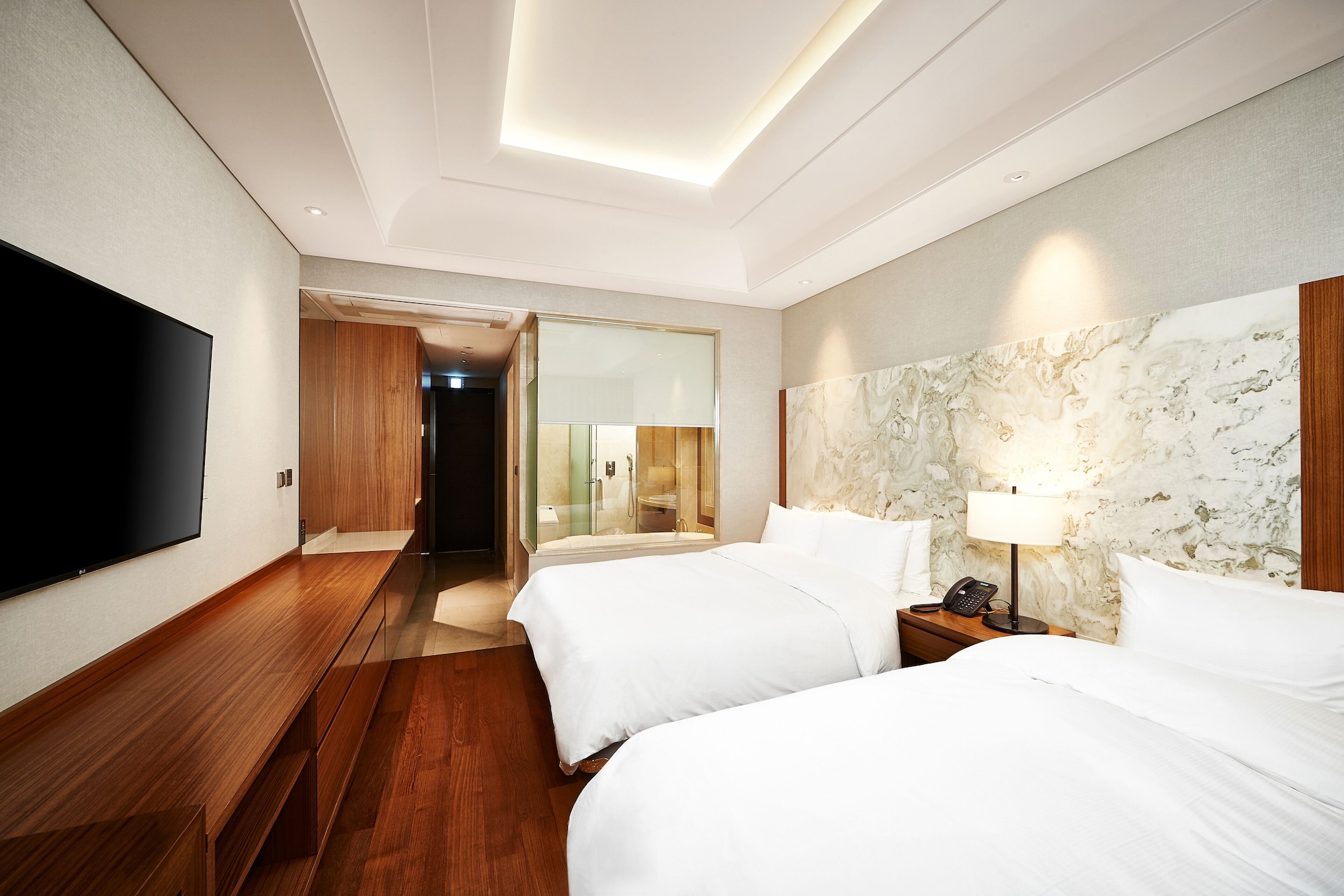 DELUXE, TWIN BEDS