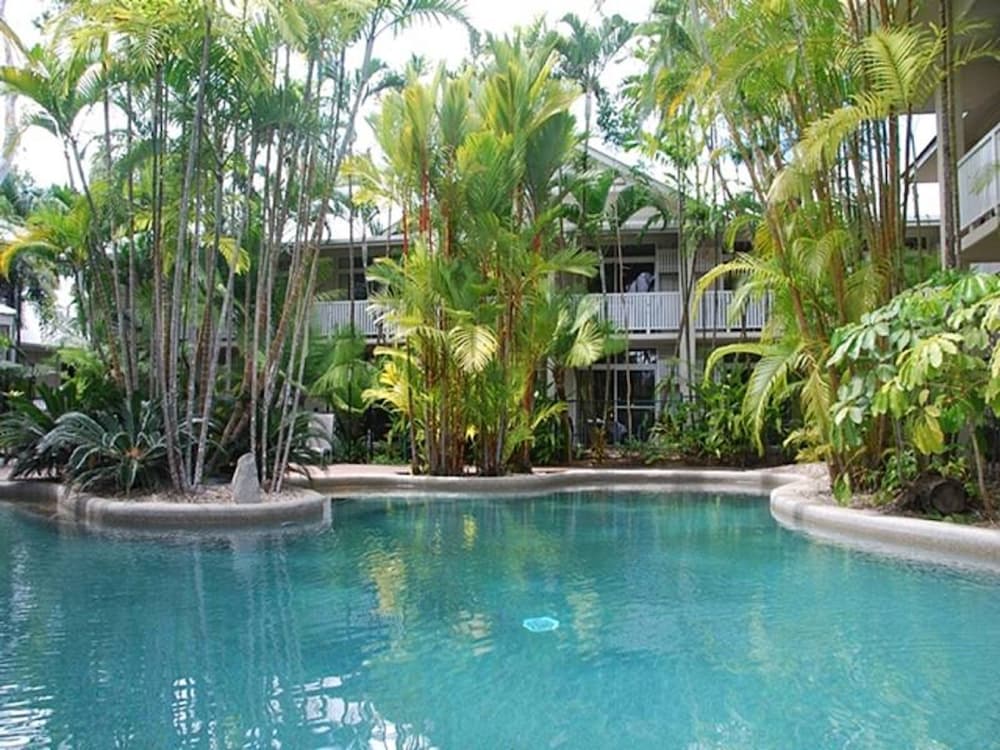 Port Douglas Retreat 28/30