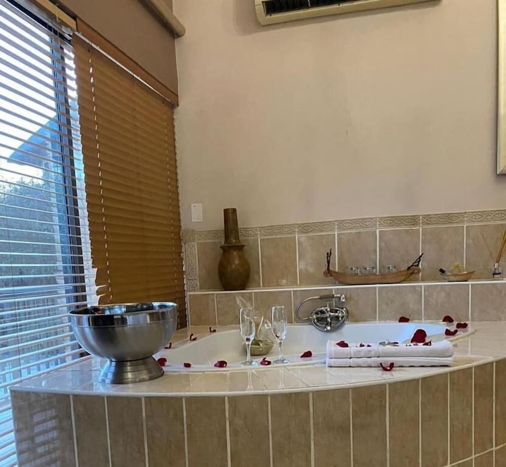 La Dolce Vita Guest House 46/50
