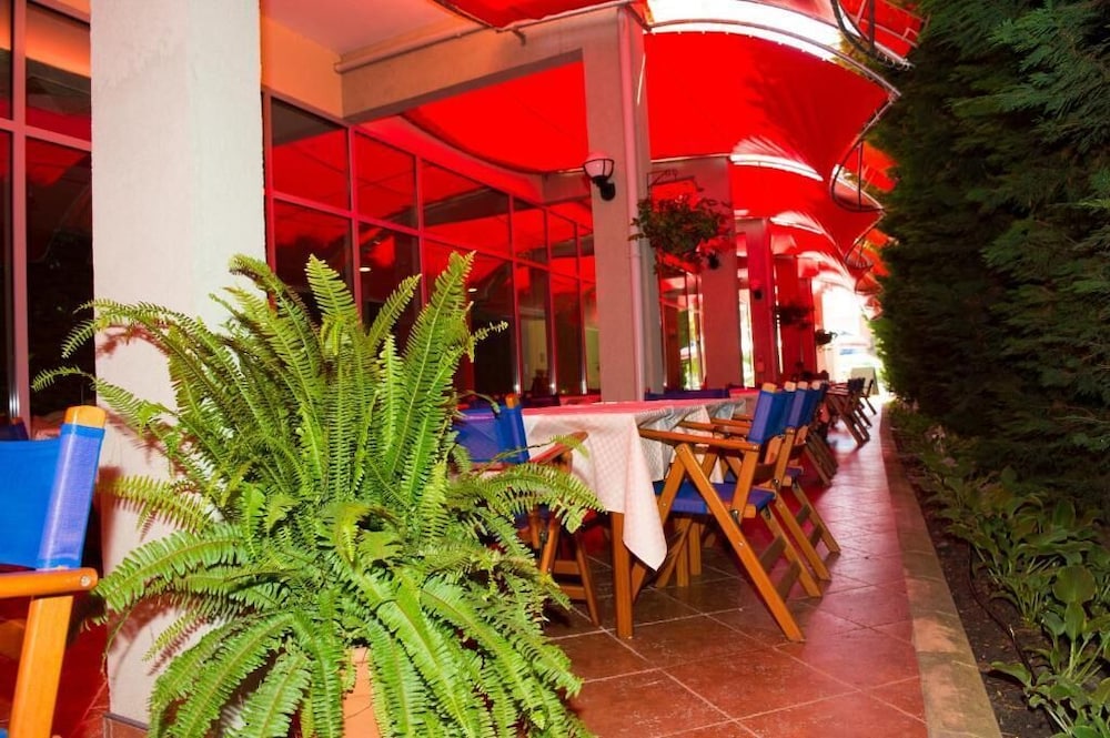 Ivana Palace 44/47