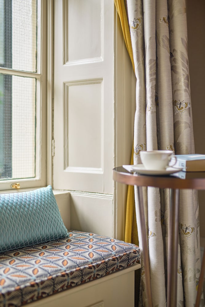 The Cliff Townhouse 50/50