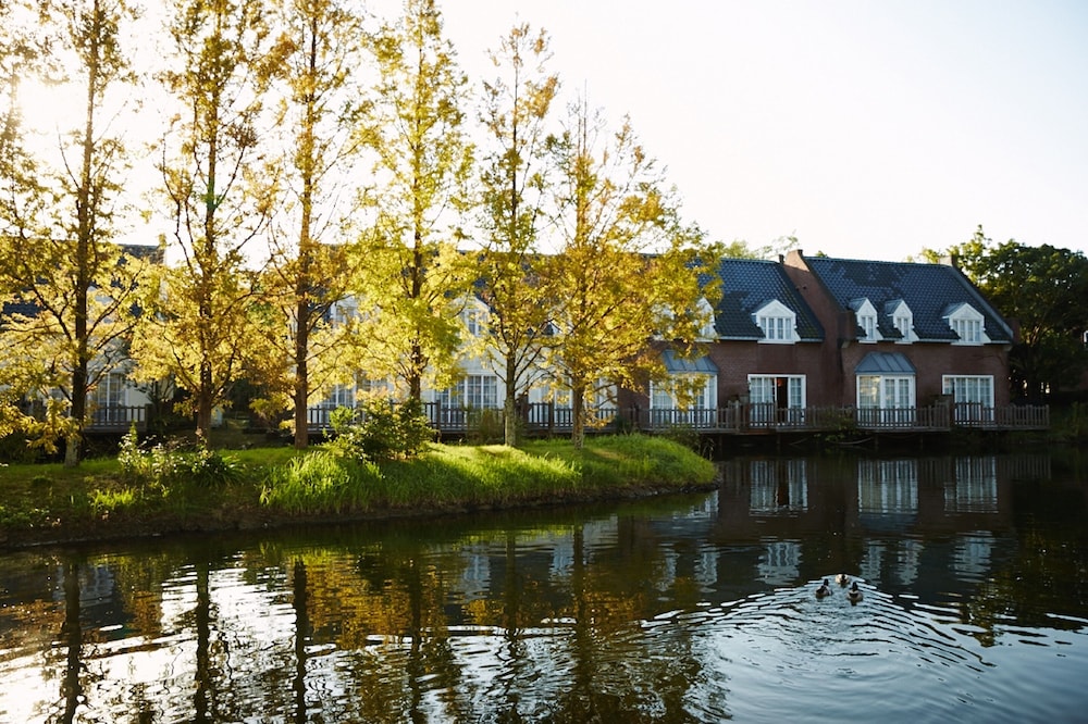 Huis Ten Bosch Forest Villa 46/50