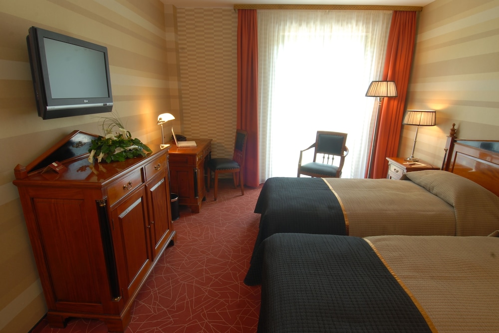Divinus Hotel 10/71