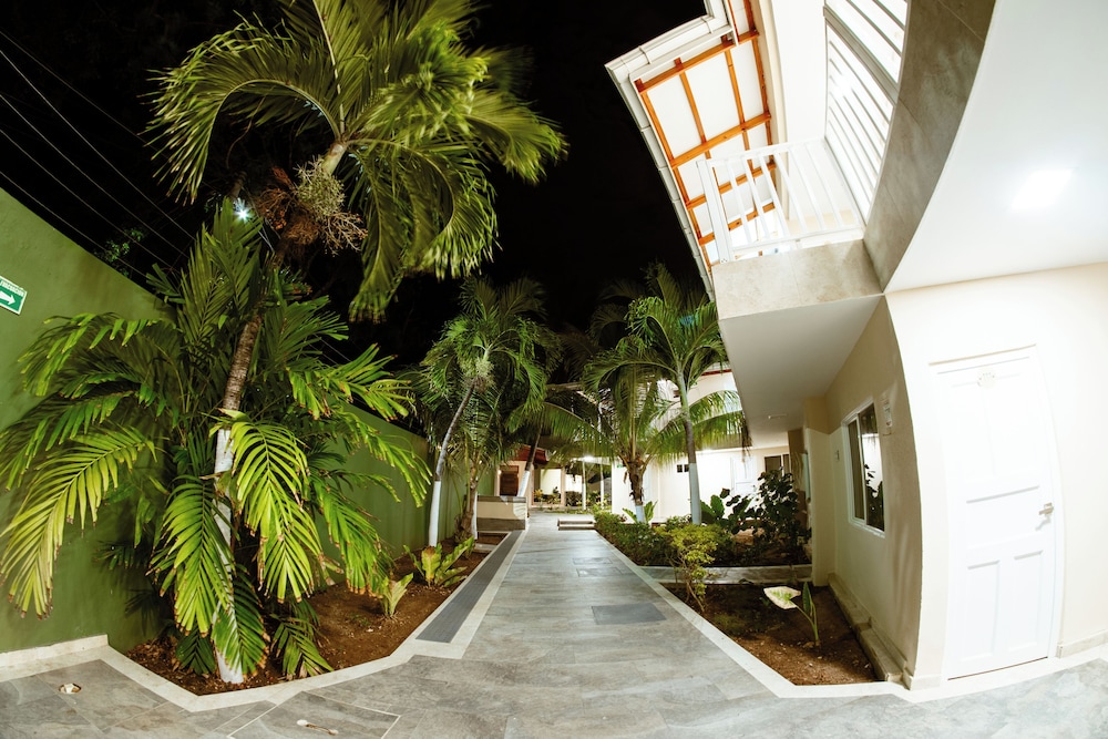 Hotel Isla Bonita 54/59